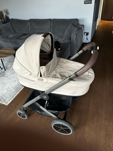 Kolica za bebe: 3u1 sistem Kupljena u martu 2025, pod garancijom Koriscene samo 4 — 3