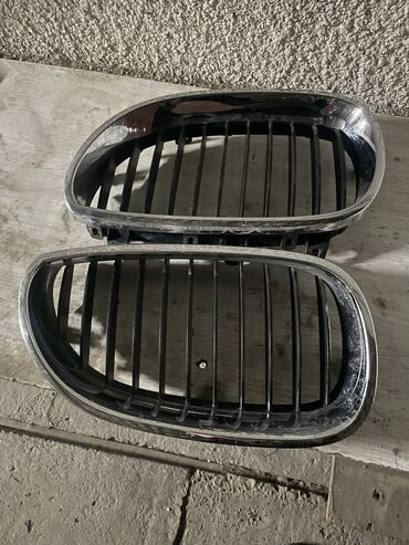 Решетки, облицовки: Решетка радиатора BMW 2006 г., Б/у, Оригинал