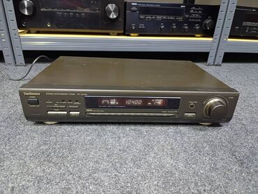 Pojačala i prijemnici: Technics ST-GT550 je stereo sintisajzerski tjuner (RDS) koji je bio — 4