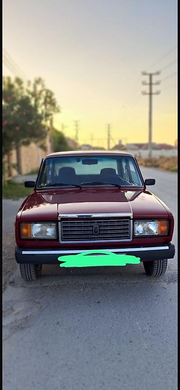 vaz 2107 2017: VAZ 2107, bord rəngdə sedan Texniki xüsusiyyətlər: - Korpus: 4 qapılı — 5