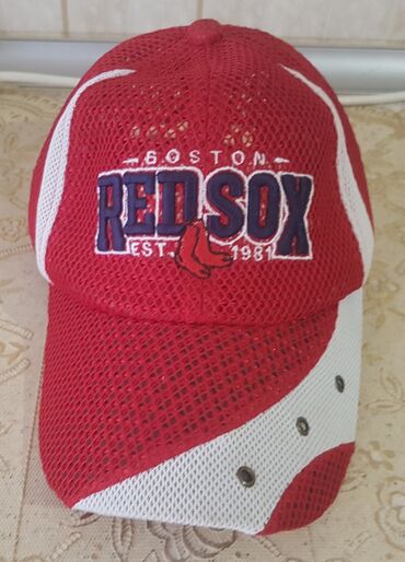 Digər: Продается кепка красного цвета Срочно продается в связи со сбором
