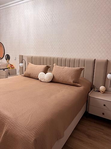 makeup masası: Yataq otağı dəsti. Dəstə daxildir: - Makiyaj masası + puf + 2 güzgü - — 4