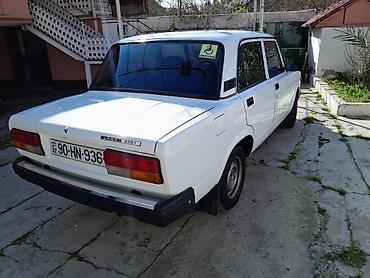 vaz 2107 on şuşə: Lada 2107 sedan – ağ rəng, 4 qapı, arxa ötürücülü klassik model — 4