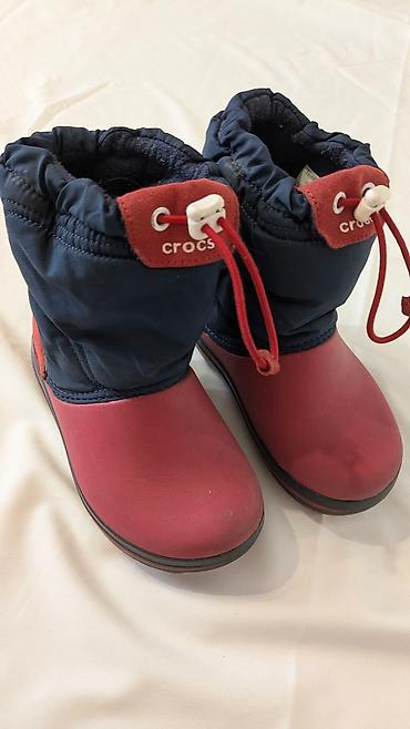 Детская обувь: В очень приличном состоянии сапоги crocs — 1