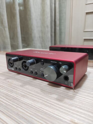 ses aparatura: Ses karti. Focusrite 2i2 3 cü nesil Səs kartı . Focusrite 2i2 3 cü