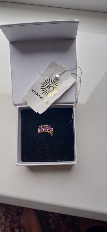 помолвочное кольцо: Золотое кольцо с аметистами новый 17 размер, российский, литые.585