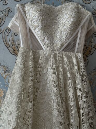 Ziyafət donları: Zərif krem rəngində xına toy gəlinliyi Özəl tikdirilib (tanınmış — 3