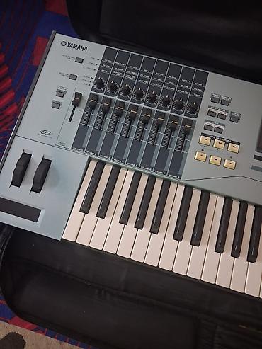 camac na daljinski za ribolov: Yamaha u savrsenom stanju,5,6 setova ima u sebi. sto za bas kontru — 5