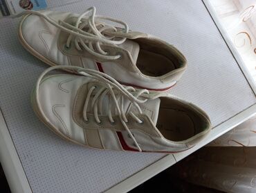 кроссовки 34 35: Продаю детскую обувь, туфли и кроссовки фирмы Zara, размер состояние
