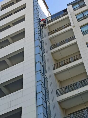 Digər tikinti xidmətləri: Alpinist üsulla əl çatmaz yerlərdə və istənilən hündürlükdə fasad — 24