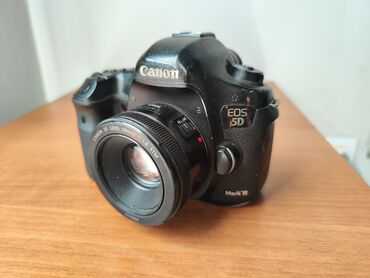 фотоаппараты зеркальные: Профессиональная цифровая зеркальная камера Canon EOS 5D Mark III