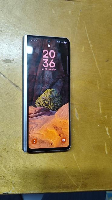 galaxy fold: Samsung Galaxy Z Fold 4, Б/у, 256 ГБ, цвет - Серебристый, 2 SIM — 2