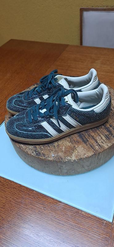 ugg čizme broj 42: Samba Adidas br 40 u odličnom stanju — 3