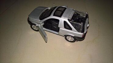 Figurice i makete: Landrover na lalafo.rs — 3 Figurice i makete: Landrover — 3