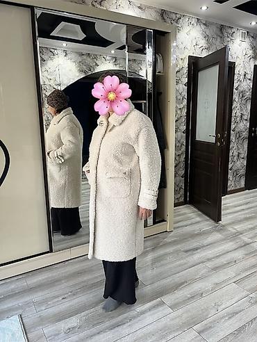 лоро пиано барсетка: Демисезонное/зимнее пальто из мягкого букле (тедди), цвет молочный — 3