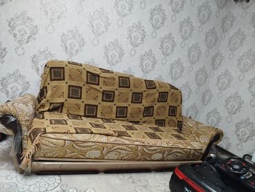 кровать с подъемным механизмом: Прямой диван, цвет - Бежевый, Б/у