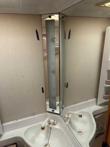 Qoşqular: Hobby De Luxe qoşqu karvan Xarici xüsusiyyətlər: - Marka/model: Hobby — 6