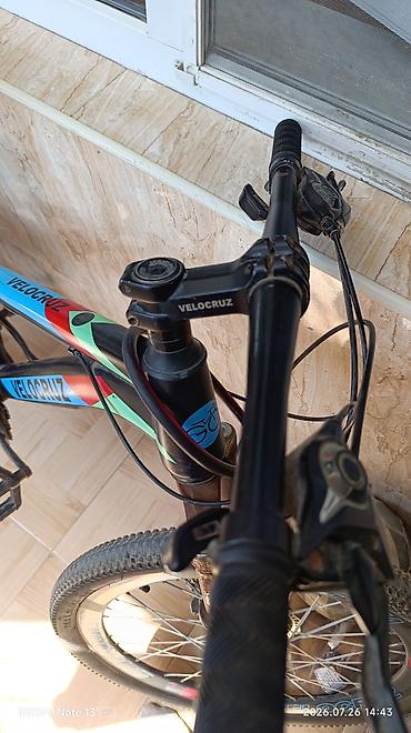 volta vsx: Velocruz velosipedi - Çərçivə: yüngül alaşımlı, qara-mavi-qırmızı — 5
