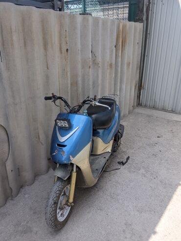 купить электробайк бу: Кичи мопед Honda, 60 куб. см, Бензин, Колдонулган