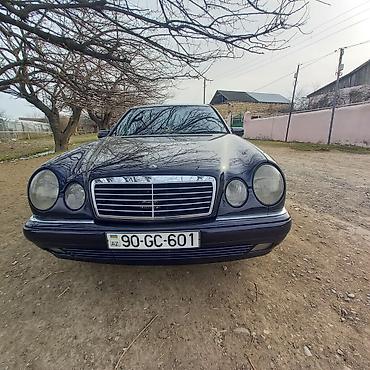 Mercedes-Benz: Mercedes-Benz E-Class: 3.2 l | 2000 il Sedan — 1