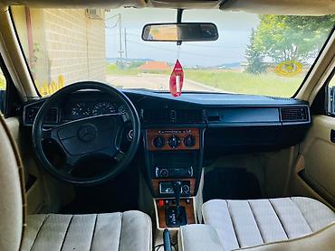 bmw diski r19: Mercedes-Benz 190-Series: 1.8 l | 1992 il Sedan — 1