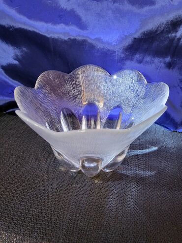 Činije: Cinija nemacka usnama duvano staklo iz 70ih.god. Cinija je — 4