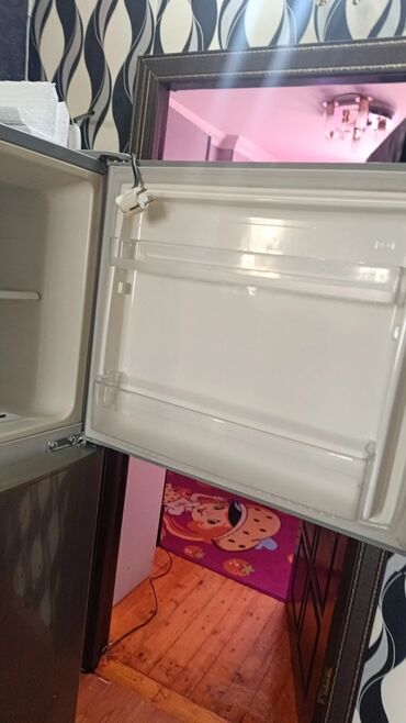 Soyuducular: 2 qapılı Samsung Soyuducu Satılır, rəng - Gümüşü, Təkərli — 5