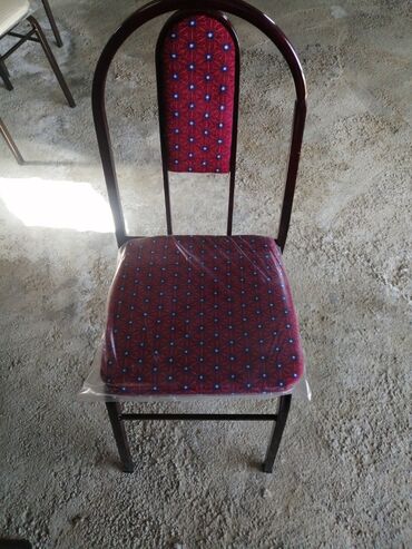 Masa və oturacaq dəstləri: 110 manatdan başlayir.Masa və oturacaqlar Fabridən satışı var — 29