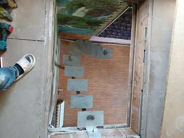 Металлические лестницы: Металлическая винтовая лестница со ступенями серого цвета — 8