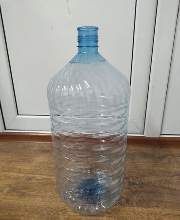 Toy paltarları və aksesuarları: 19 və 18 litr bidon