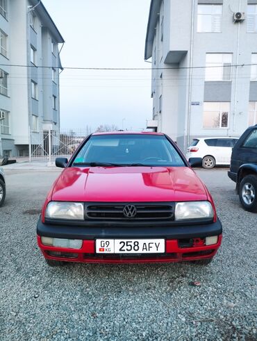 Volkswagen: Volkswagen Vento: 1994 г., 1.8 л, Механика, Бензин, Седан