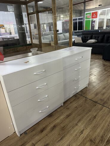 Комоды для одежды: Комод новый
Ширина 80
Глубина 43
Высота 85
Доставка по городу 500 сом — 5