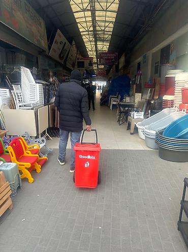 Tullantı qabları: Zbil qabi 20litirdən 1100 litrə kimi var hər rəngidə var köçürmə yol — 5