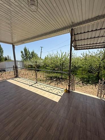 Продажа коттеджей и домов: Продается дом в г. Чолпон-Ата с современным дизайном, панорамные окна — 3