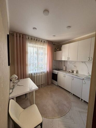 продаю квартиру по улице советская донецкая: 1 комната, 30 м², Хрущевка, 4 этаж, Евроремонт
