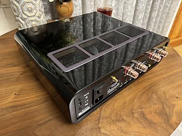 Səs gücləndiriciləri: Модель: Peachtree Audio Carina X. Hypex N Core X Series — 8