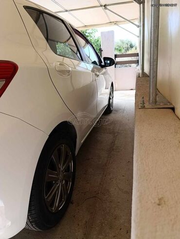 Toyota: Toyota Yaris: 1.3 l. | 2014 έ. Χάτσμπακ — 2
