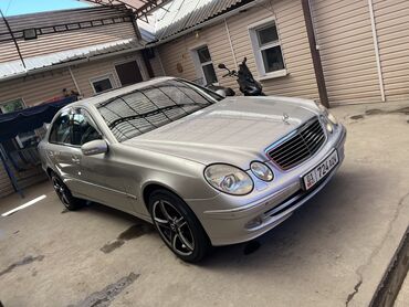 мерседес e220: Mercedes-Benz 