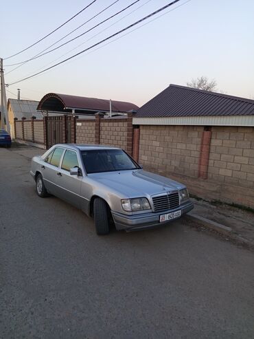 мерседес бенц ешка 220: Mercedes-Benz W124: 1994 г., 2 л, Механика, Бензин, Седан