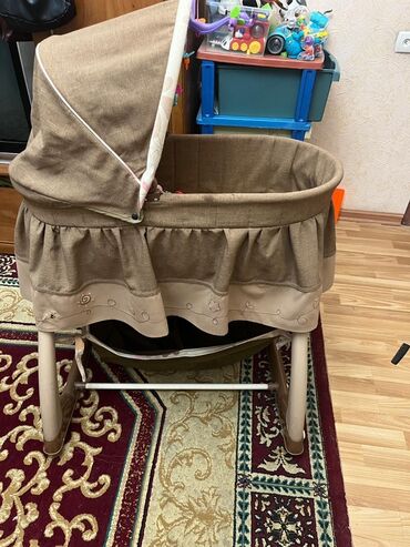 качеля для ребенка: Детская колыбель Mamalove из ткани бежевого цвета. Устойчивая