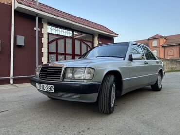 avtomobiller: Mercedes-Benz 190: 2 l | 1990 il Sedan