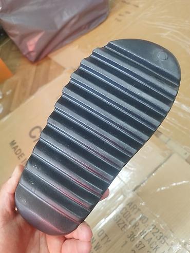 Sandale i papuče: Original Nike i Adidas jeezy slide u kutiji 3500 din. L — 9