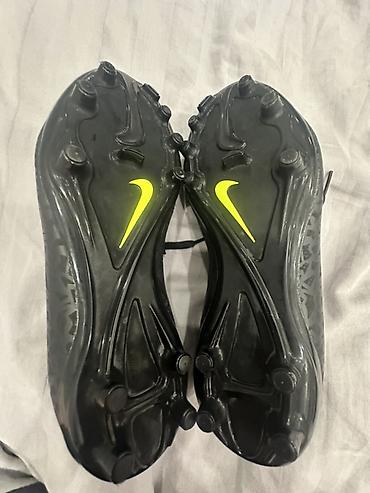 nike react: Футбольные бутсы Nike (черные с неоново‑желтыми элементами) Размер — 2