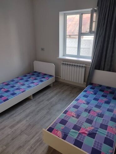 сдаю однокомнатную квартиру на долгий срок: 1 бөлмө, Кыймылсыз мүлк агенттиги, Чогуу жашоосу жок, Жарым -жартылай эмереги бар