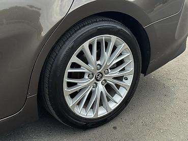 тойота аква гибрид: Toyota Camry: 2018 г., Автомат, Гибрид, Седан — 3