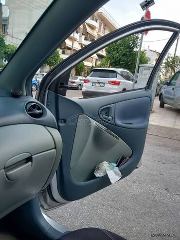 Toyota: Toyota Yaris: 1 l. | 2002 έ. Χάτσμπακ — 10