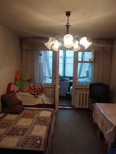 flat osh: 2 комнаты, 44 м², 6 мкр 104 серия, 1 этаж, Старый ремонт — 1