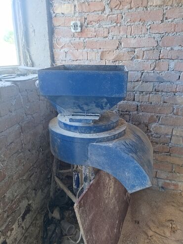 шиномонтажное оборудование для грузовых автомобилей бу: Зернодробилка/кормоизмельчитель с однофазным электродвигателем - Тип