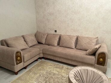 Sifarişlə divan dəstləri: Künc divan, İşlənmiş, Açılan, Bazalı