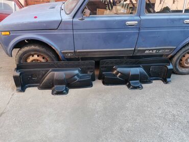 Auto delovi: Obloga stranice zadnje Lada 21213,21214 Niva br.5. Polovne, ocuvane — 1